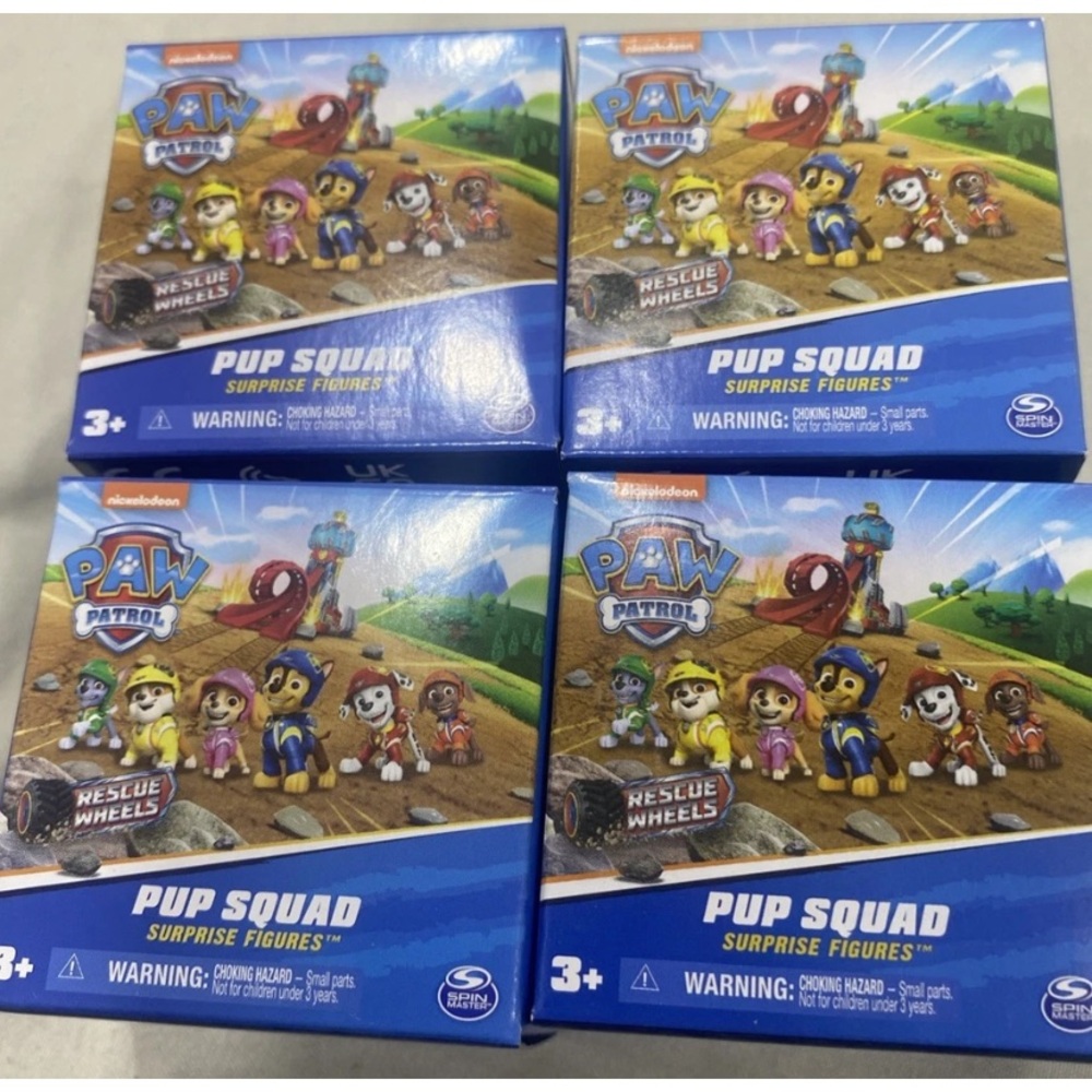 Paw Patrol Pup Squad Surprise mini Figure X 4